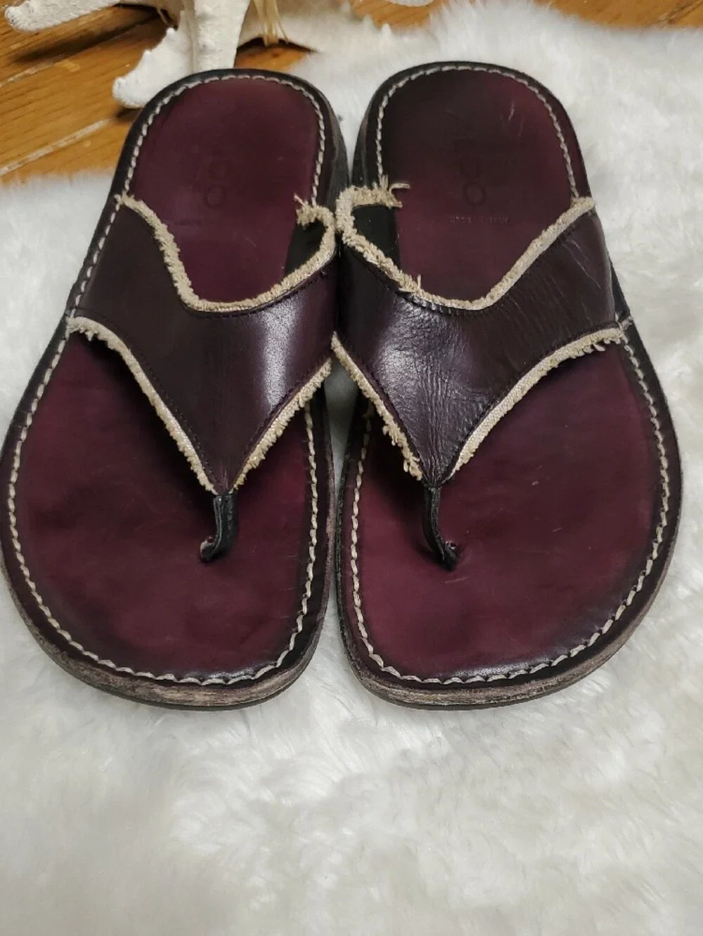 Aldo Plum Leather Thong Sandals with Contrast Trim